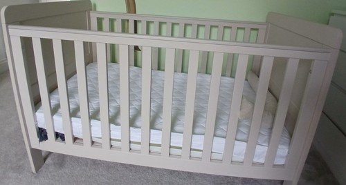 Mamas papas dover cot bed - &,