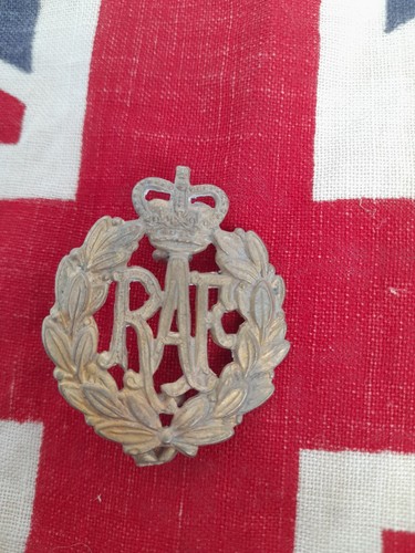 Royal air force - cap, badge