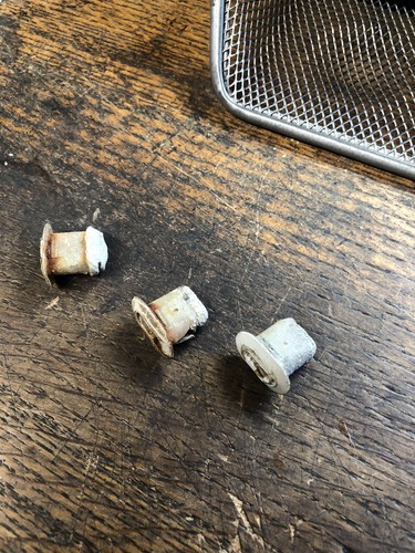 Step fixing clips - clips, vauxhall