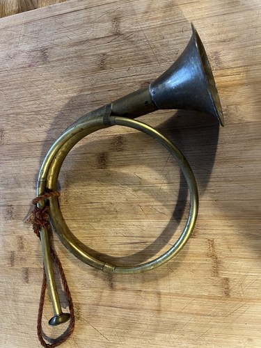 Brass hunting horn - hunting,