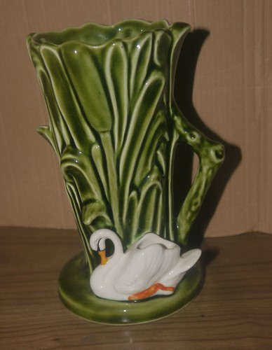 Sylva tall swan vase - c, 4377