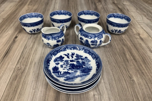 Vintage blue willow child - willow, tea