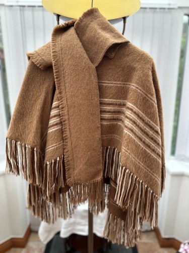 Peruvian llama wool poncho - wool,