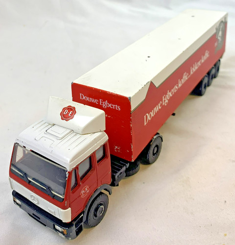 Lion toys mercedes benz truck - lion,