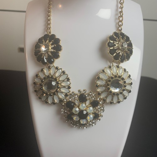 Chunky floral bib necklace - floral,
