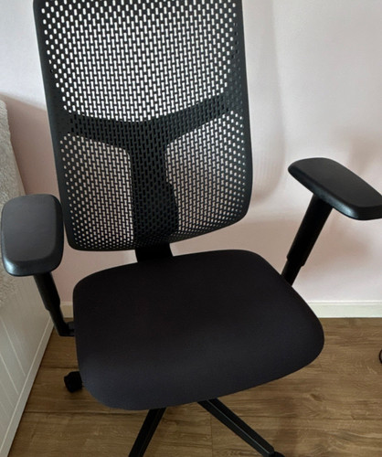 Herman miller verus triflex - miller,