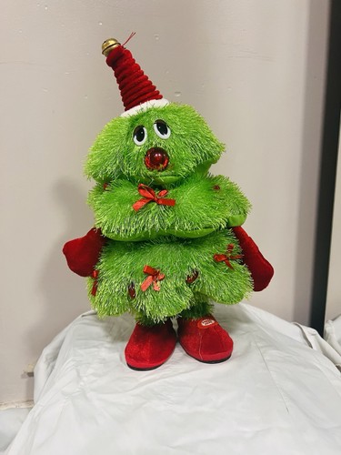 Dancing christmas tree with - christmas,