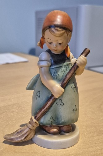 Goebel hummel little - m.j.,