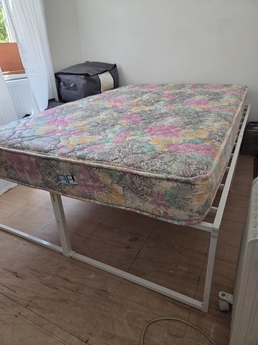 4ft6 double platform bed with - 4ft6,