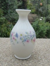 Wedgewood Angela Smooth Bud Vase (3 1/2"), Bone China 