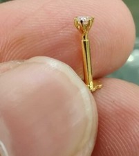 Round cut ct - 0.03, natural