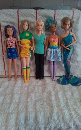 Mixed doll bundle - doll,