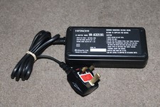 HITACHI VM-AC82E (UK) Mains Battery Charger with UK Plug