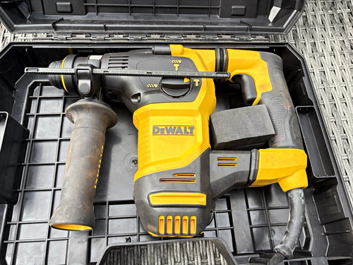 Dewalt d25333k 950w sds plus - d25333k,