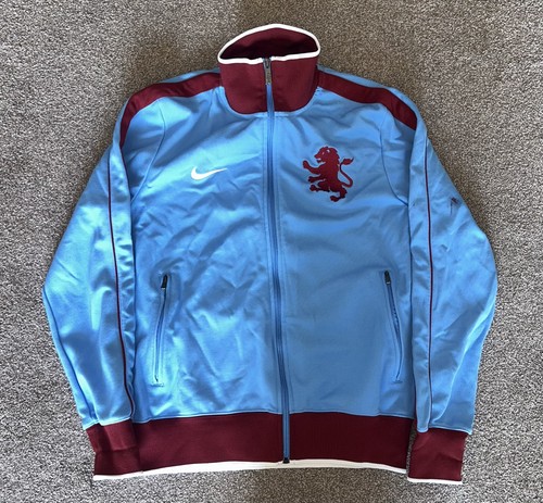 Aston villa 2010 2011 - aston, football