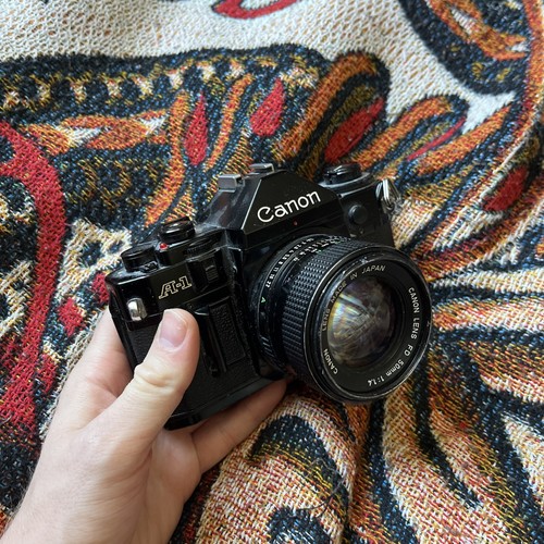 Canon slr 35mm - a1, f1.4