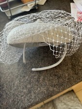 Hobbs Fascinator