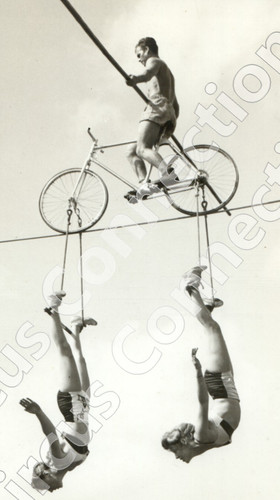 C1940s the alzanas high circus - alzanas,