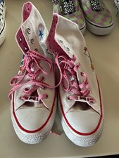 Converse x Sanrio Hello Kitty
