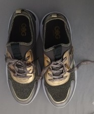G by Guess Gold Metallic Sneakers Women’s Size 9 US / 7 UK / 40 EU New