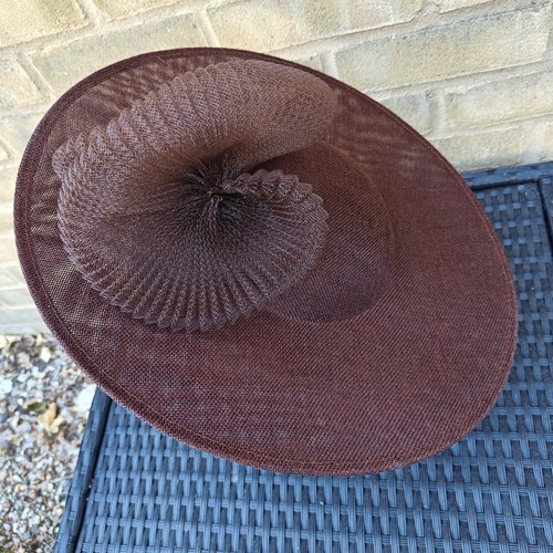 Dark brown flower - dark, wide