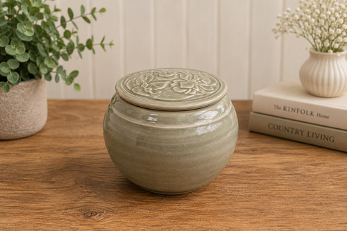 Studio pottery lidded jar - lidded,