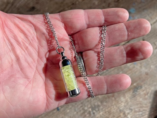 Uranium vaseline glass - uranium,
