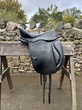 Solution / Smart Black Dressage Saddle Size 3