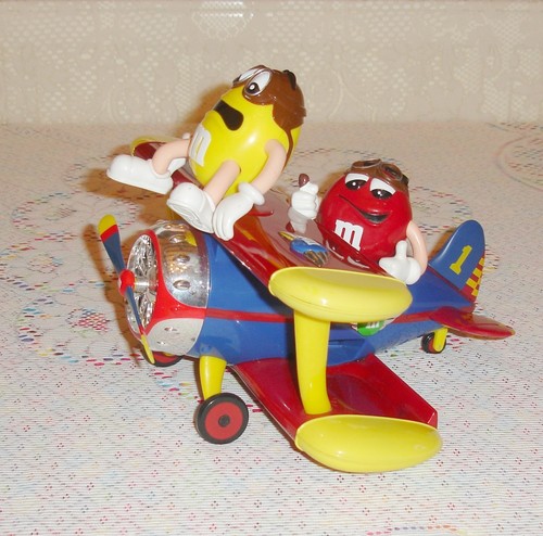 Plane sweet candy - m&m's,