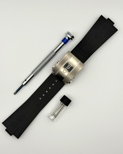 New oris black rubber - new,