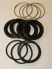 SET OF REAR CALIPER SEALS FOR THE DAIMLER DS420 LIMO 1976 - 1992