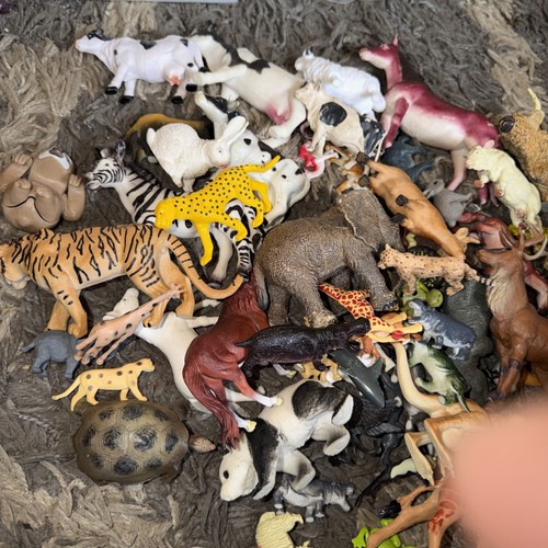Assorted toy animals farm - toy,