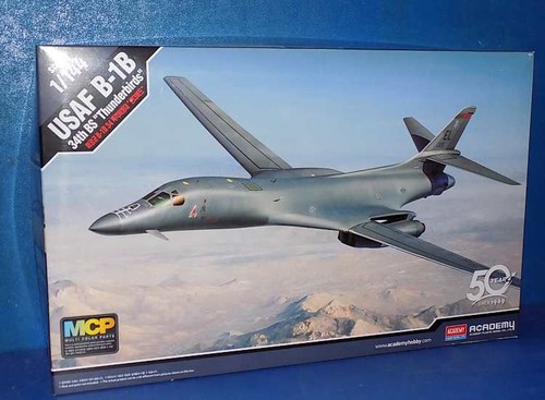 Academy 12620 144 usaf 1b - academy, 1/144