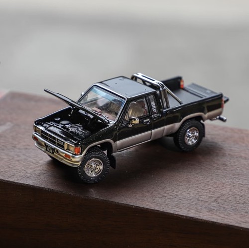 Gcd black silver hilux - silver,