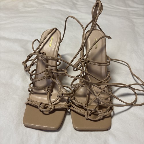 Pretty little thing beige - little,