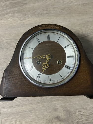Old clock suitable for spares - suitable,