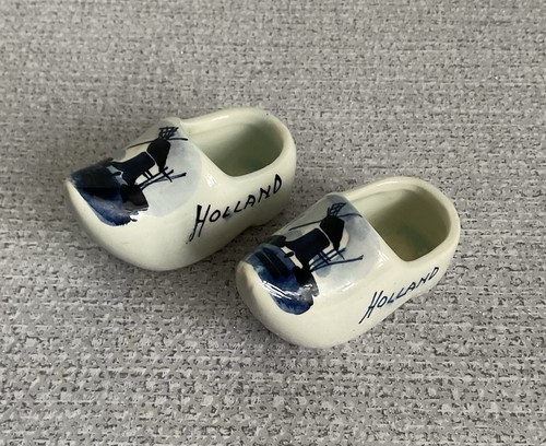 Two miniature dutch delft - two,