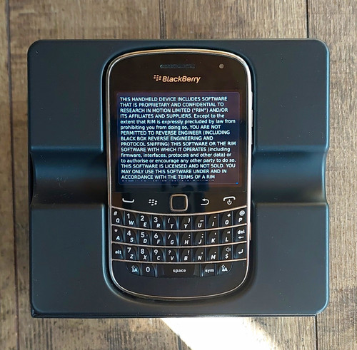 Blackberry bold 9900 black 8gb - 9900,