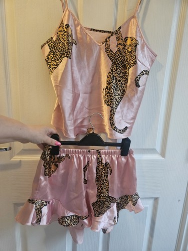 Ladies pyjama set size m - size,