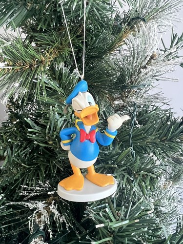 Disney donald duck with thumb - duck,