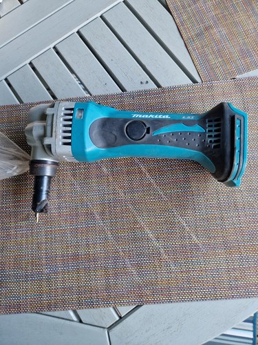 Makita djn161z 18v lxt - 18v,