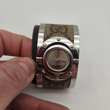 Gucci Twirl 112 Bangle Watch