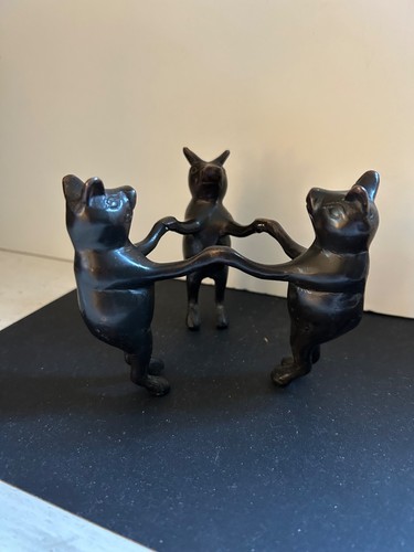 Vintage three dancing pigs - three,