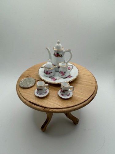 Dolls house 12th scale - dolls,