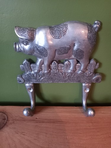 Vintage cast aluminium pig - vintage,
