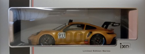 Ixo scale porsche 911 - 1/18,