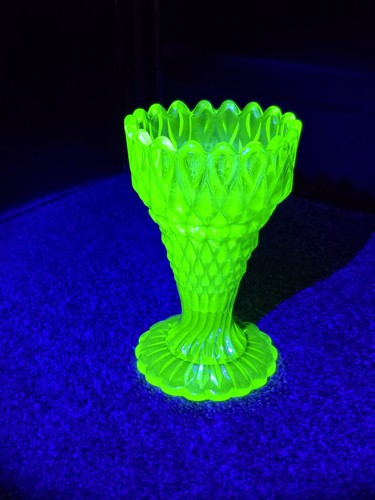 Greener uranium green glass - uranium,