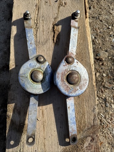 Mgb rear hatch hinges - rear,