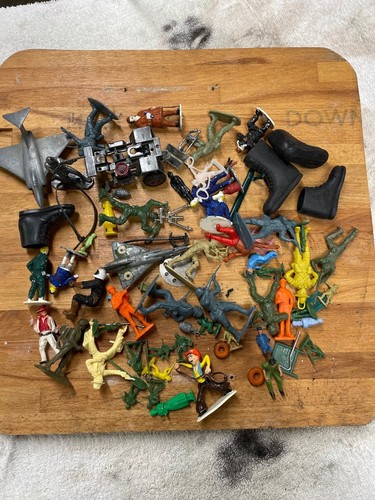 Toy soldiers die cast models - soldiers,,