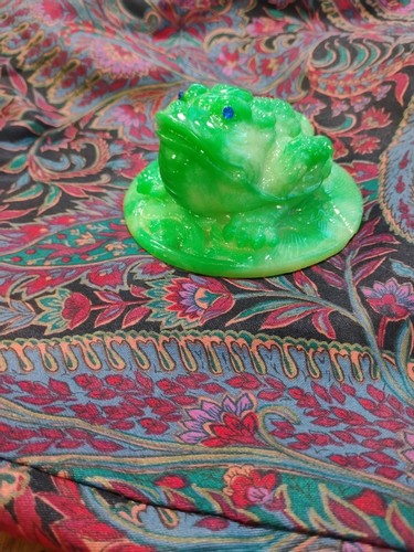 Vtg money frog figurine - vtg,